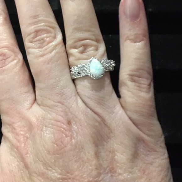 Sz 8 Ring - Picture 4 of 4